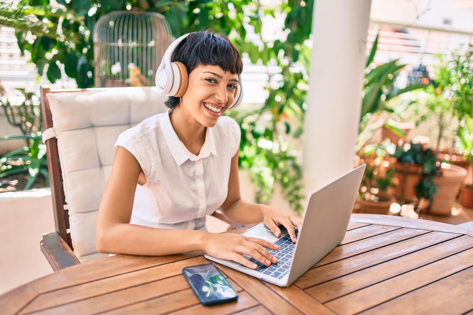 Flexible Fortbildung mittels Online-Konferenz 2021 <br>© Adobe: Krakenimages.com