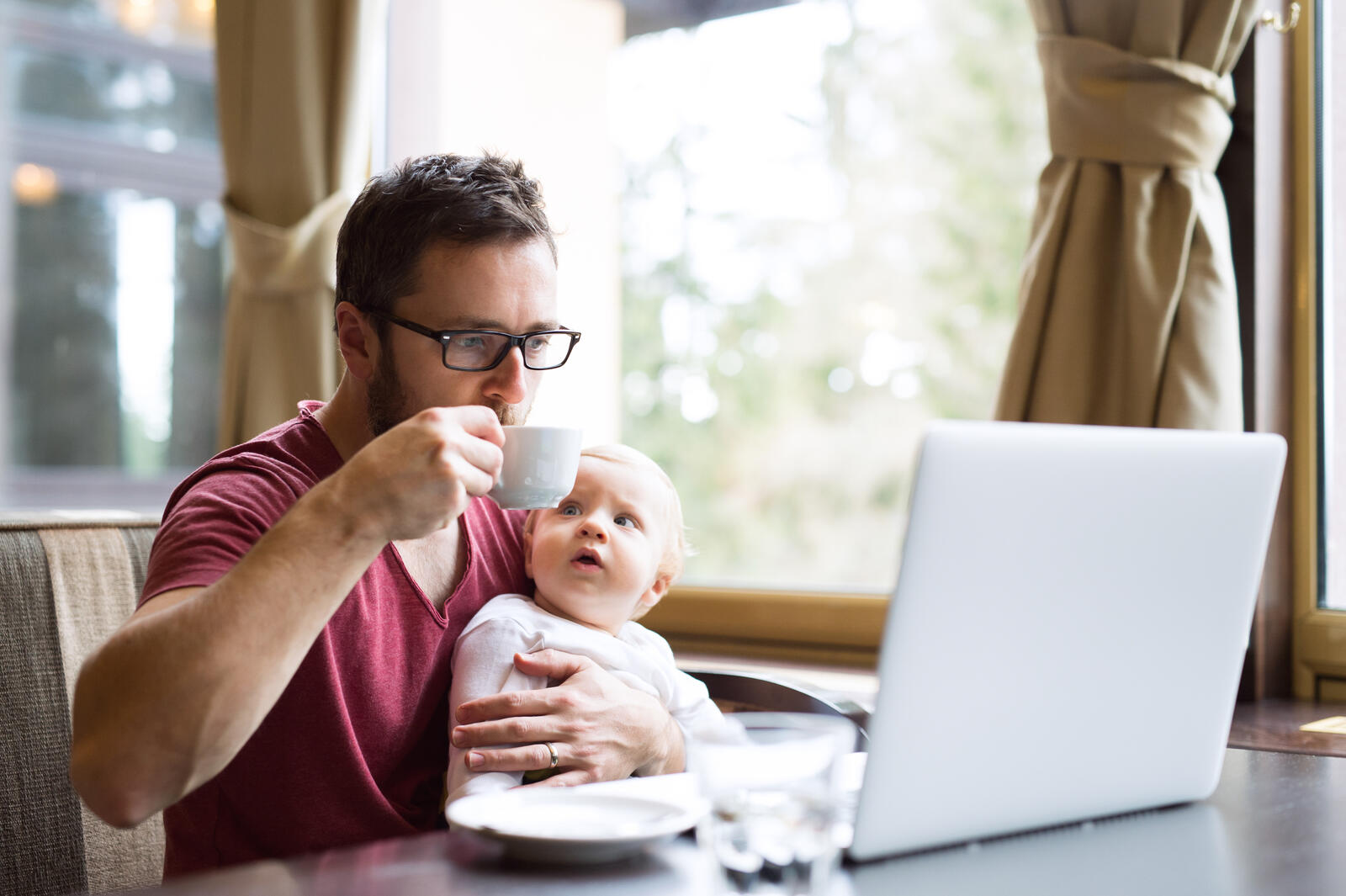 Deine Konferenz bei Kaffee und Kuchen <br>© Adobe: Halfpoint