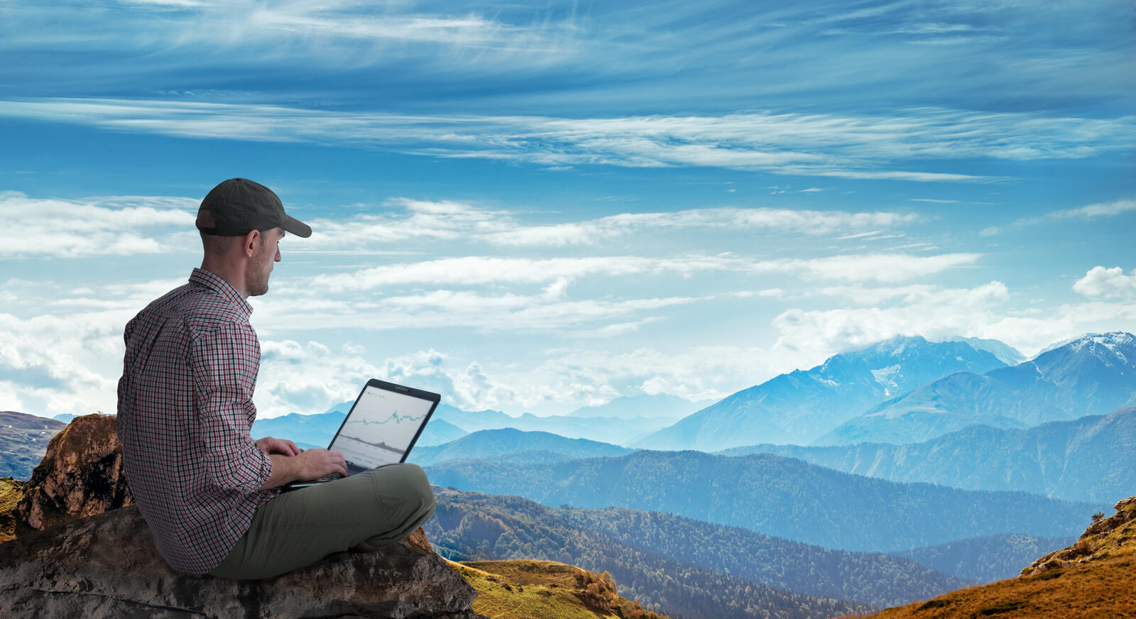 Online-Schulungen und Fortbildung in der Informatik<br>© Adobe: andreusK